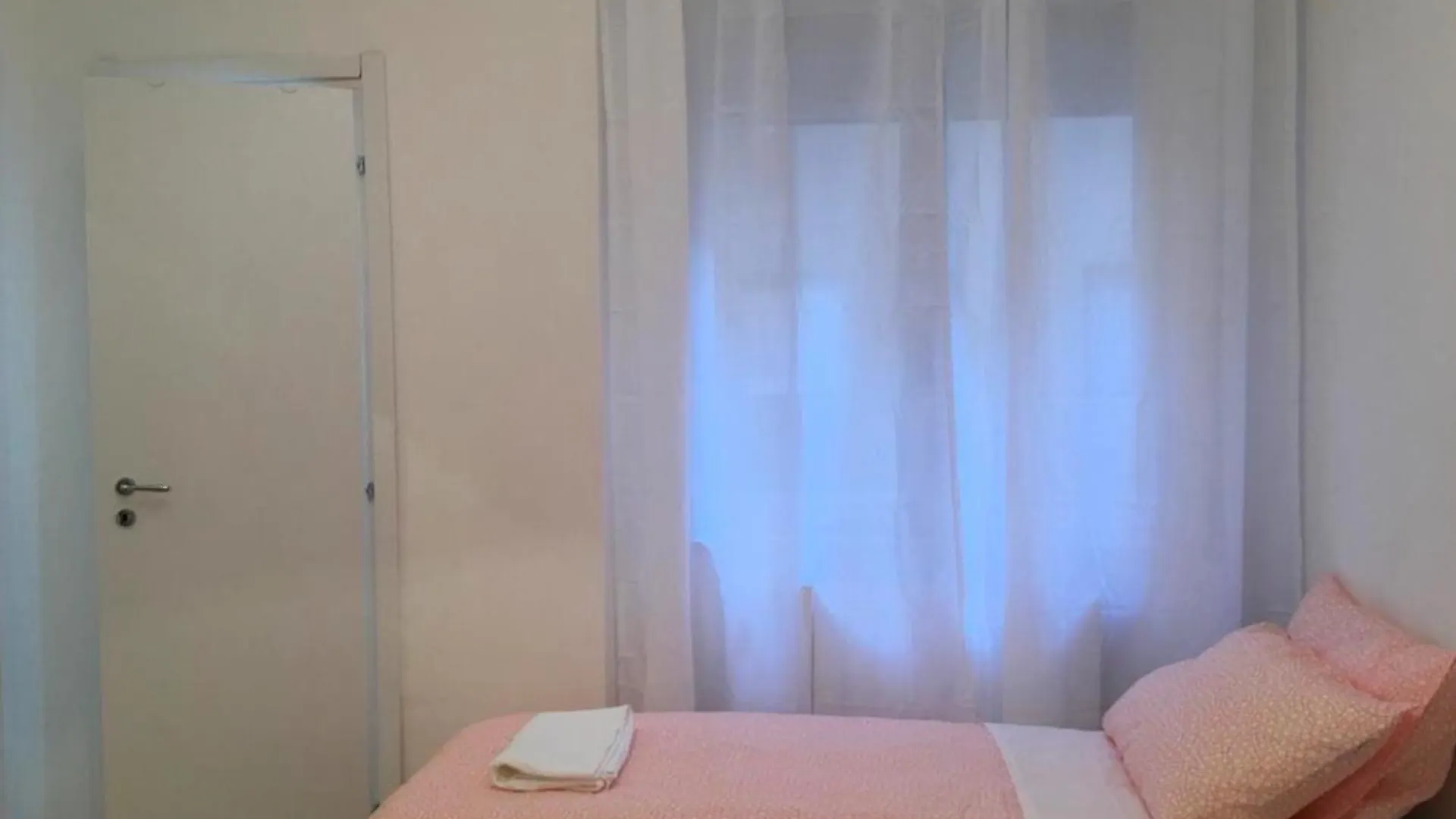 Very Modern And Nice Apartments In Milan Close To The Red Metro Italy
