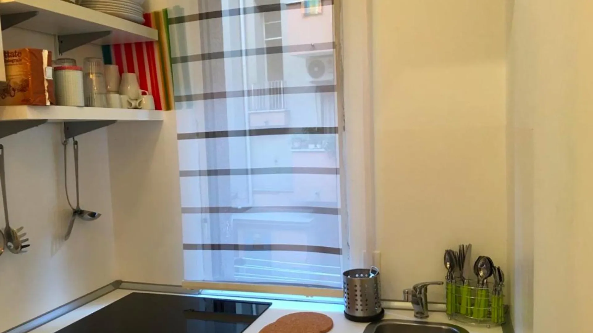 Very Modern And Nice Apartments In Milan Close To The Red Metro
